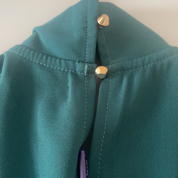 Chicwish Green Take a Bow Tie Neck Blouse S/M - Picture 5 of 9